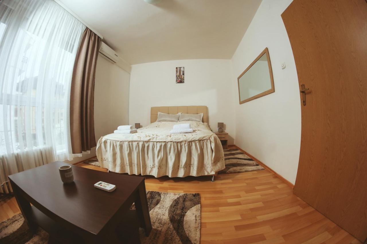Apartman Centar 1 Μπάνια Λούκα Εξωτερικό φωτογραφία